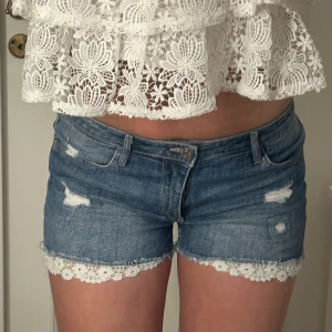 Jeansshorts - Jätte fina jeansshorts! Finns ingen lapp men sitter som xs💓