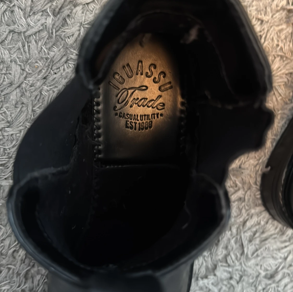 Svarta läderskor  - 3