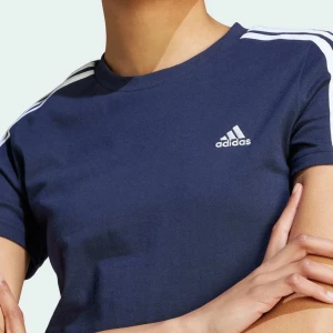 Svart sportig t-shirt från Adidas  - Säljer en svart t-shirt från Adidas eftersom den är för liten. 100kr + frakt