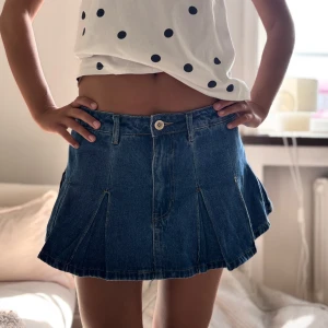 Kjol!  - Så fin kjol som har inbyggda shorts vilket är så praktiskt!