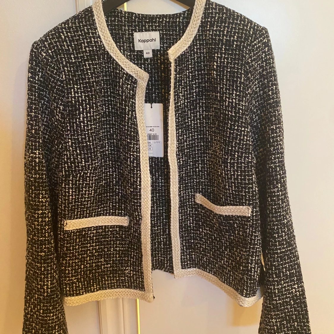 Svartvit kavaj från Kappahl - 1