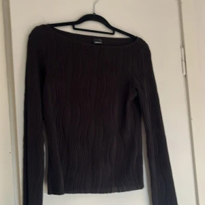 Långärmad blus - jättefin blus som passar till allt, använd 1 gång 