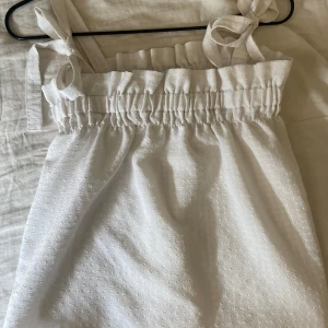 Söt vit blus  - Bra skick!! 