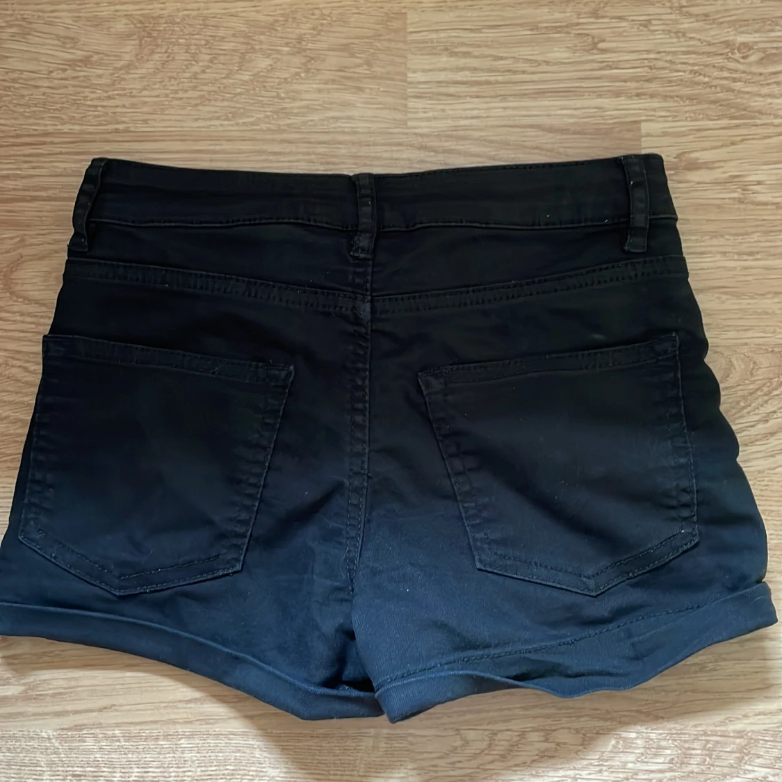 Svarta highwaist shorts  - 2
