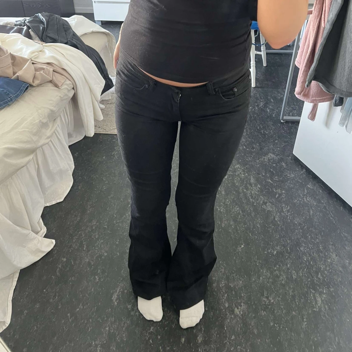 Svarta bootcut jeans - 2