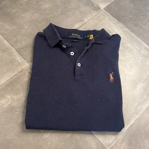 Ralph Lauren pike GE PRISFÖRSLAG  - Skick: 9/10 | Storlek: S | Passar XS | Passar perfekt för dig som är 165-170 | Nypris: 1500 | Mitt pris: Ge prisförslag | Hör av er vid frågor. 