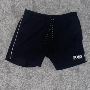 Hugo Boss badbyxor  - Fint skick