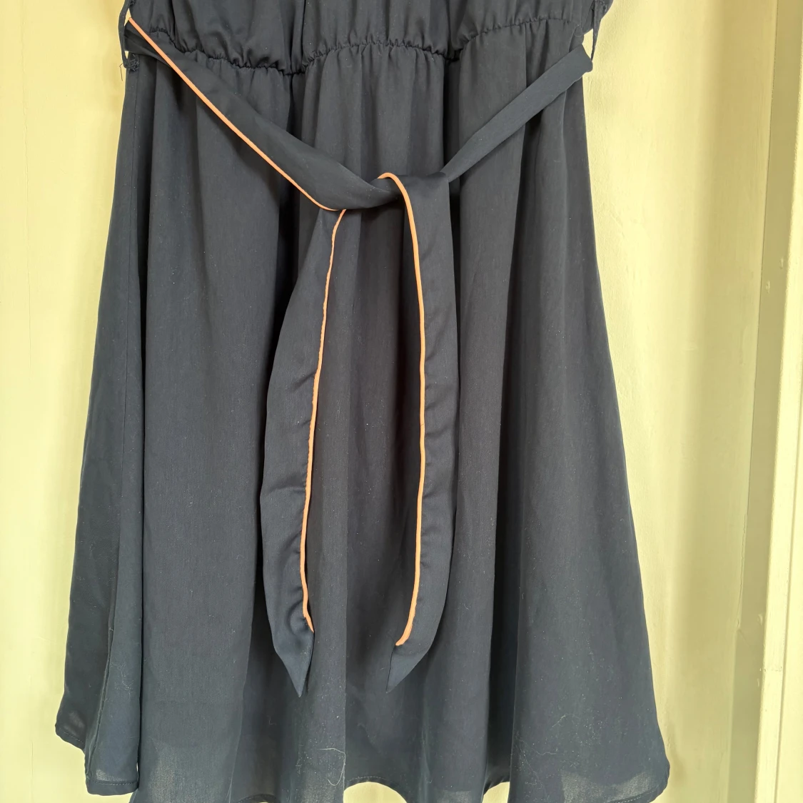 Mörkblå klänning från Broadway NYC - 4