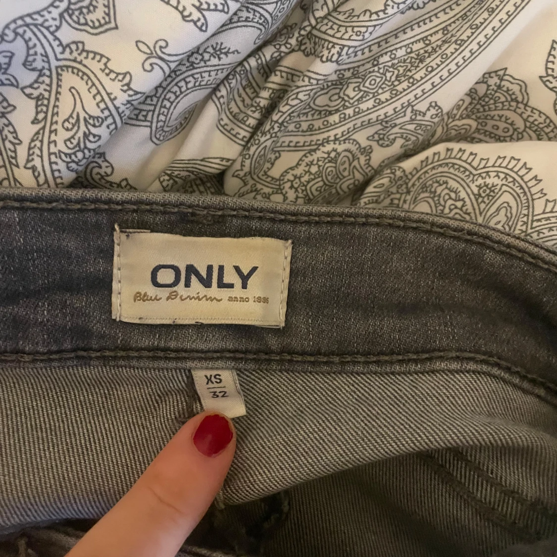 Grå bootcut jeans midwaist - 4