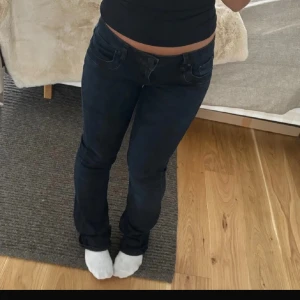 Ltb jeans valerie - Säljer mina ltb jeans i storlek 27/34 då dem är för stora för mig, modellen valerie och inga defekter! 