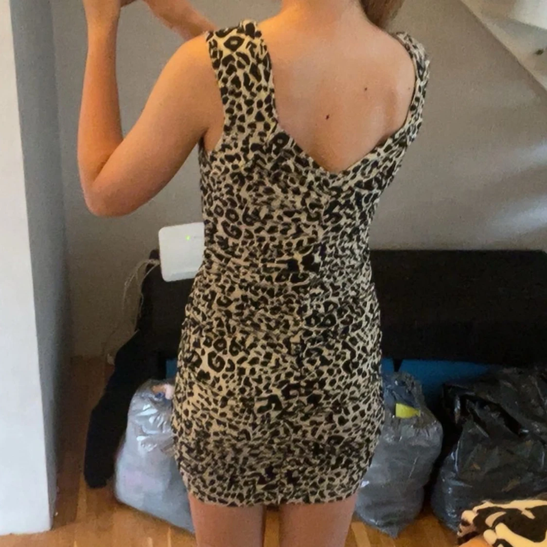 Leopardmönstrad kort klänning - 1