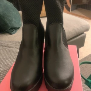 Even odd boots - Märker even odd toppenskick!