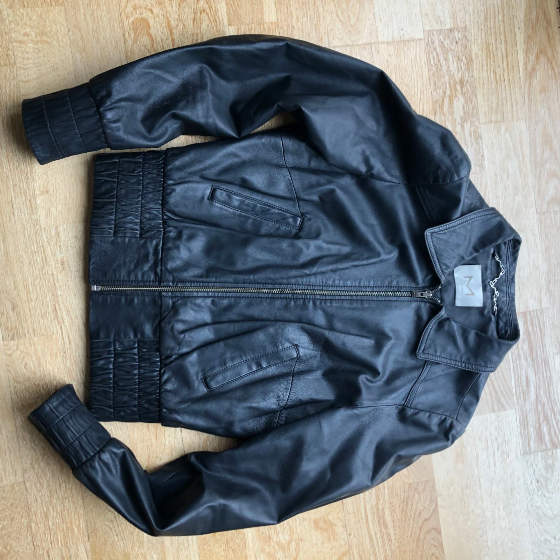 Svart skinnjacka H&M x Madonna strl S