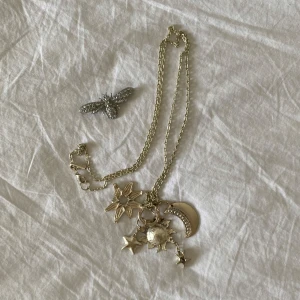 Silversmycken, halsband + broch  - Enl bild 🤍