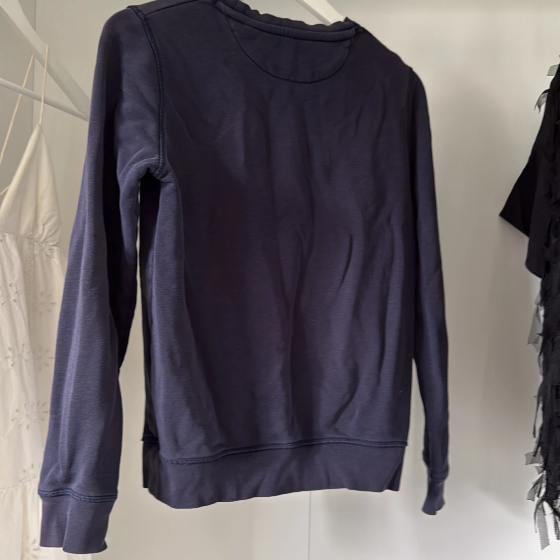 Mörkblå sweatshirt från GANT - 1