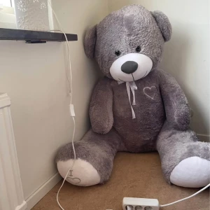 Stor nalle  - Stor nalle väger 10 kg och är 190 lång 