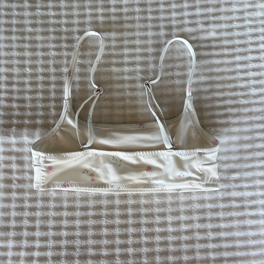 Blommig bikiniöverdel från Lager 157 - 1