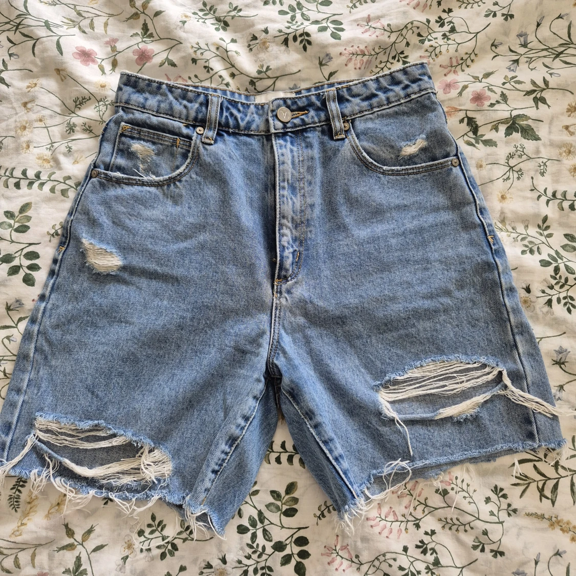 ljusblå jeansshorts från Abrand Jeans