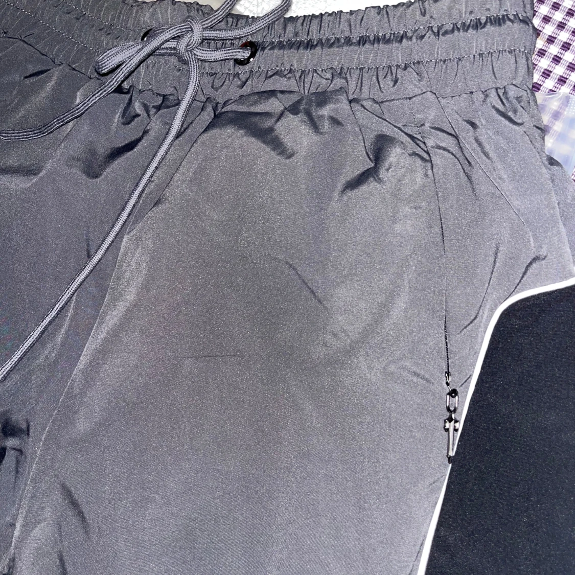 Trapstar grå och svarta shorts - 1