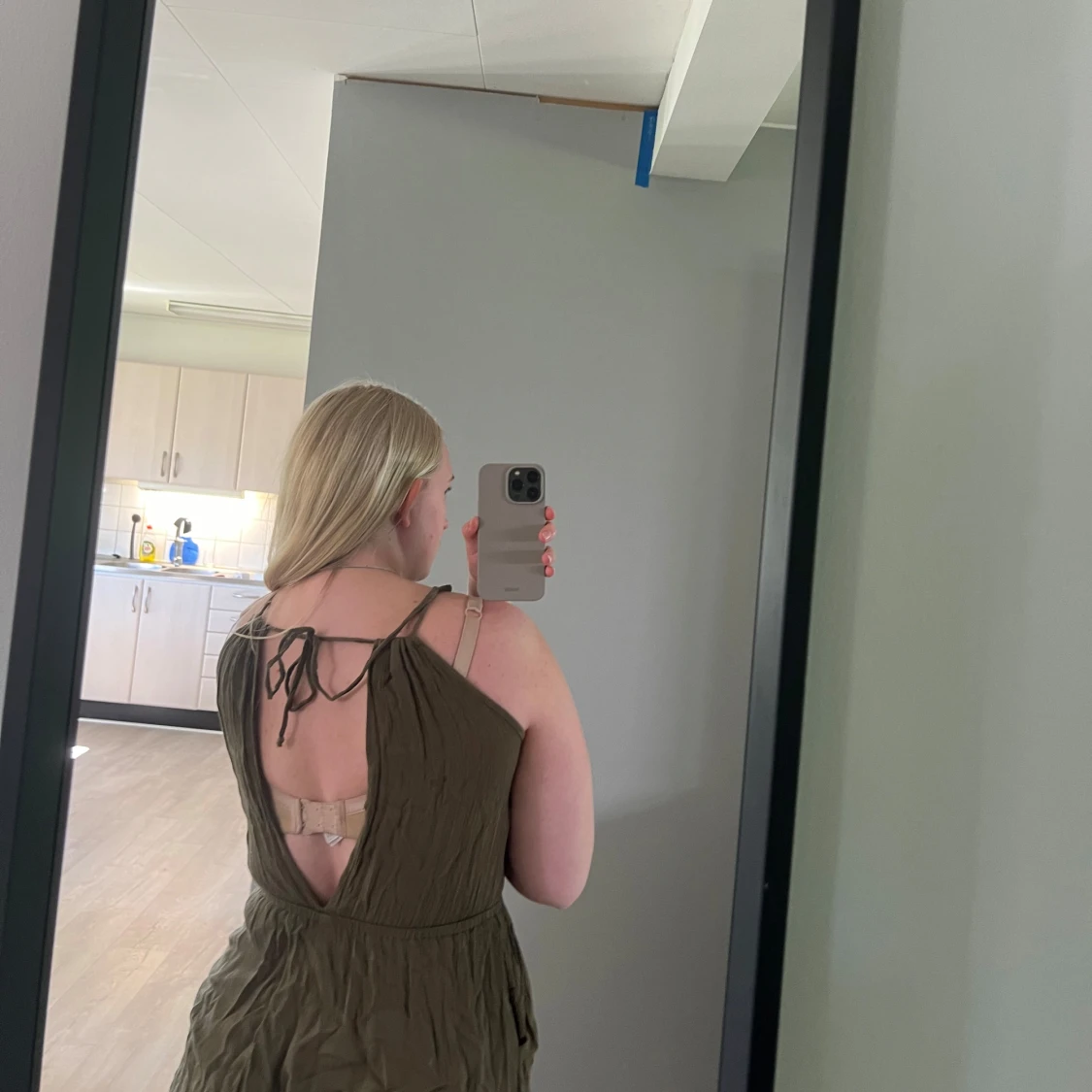 Olivgröna jumpsuit - 1