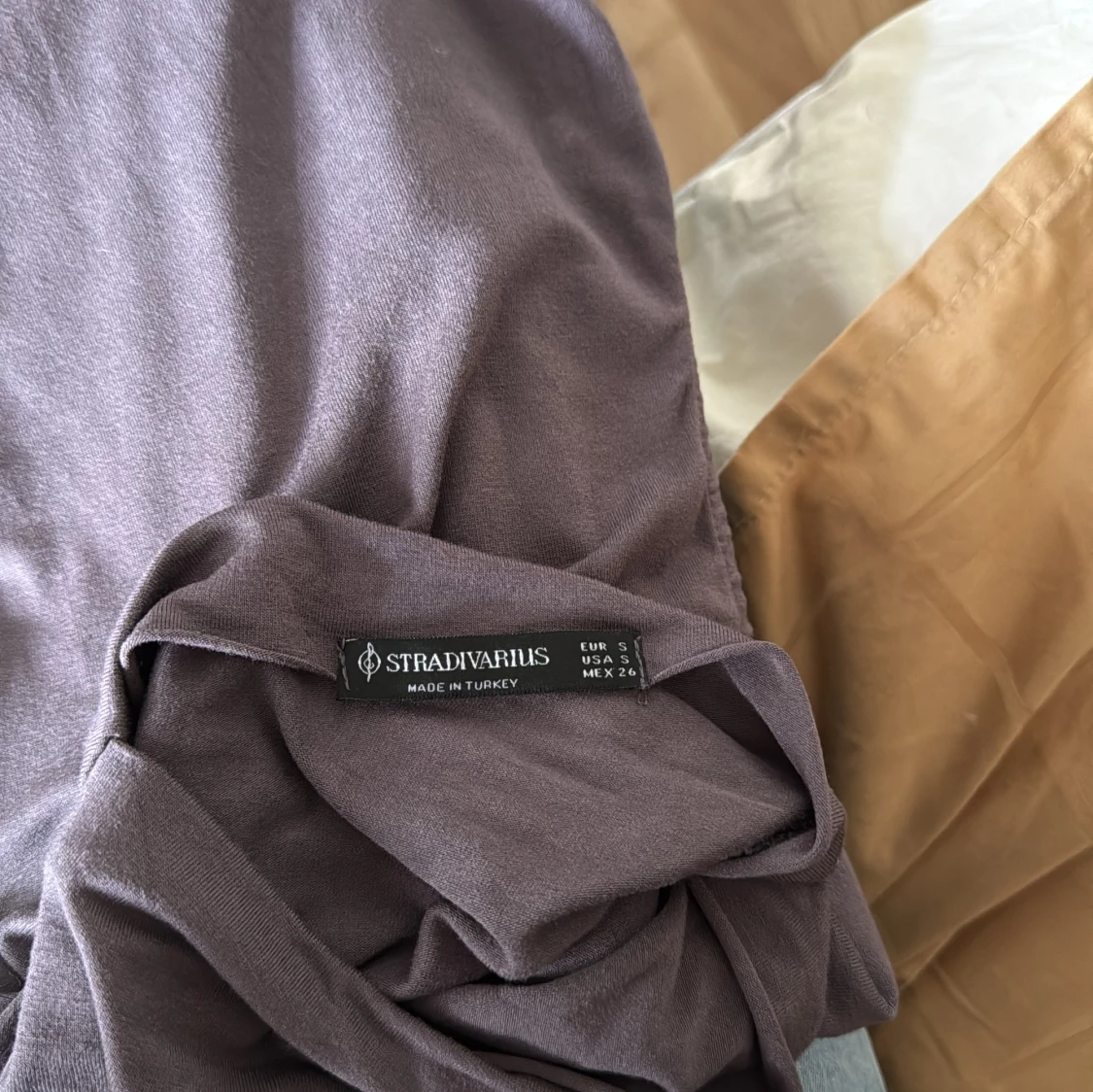 Mörkgrå polotopp från Stradivarius - 3