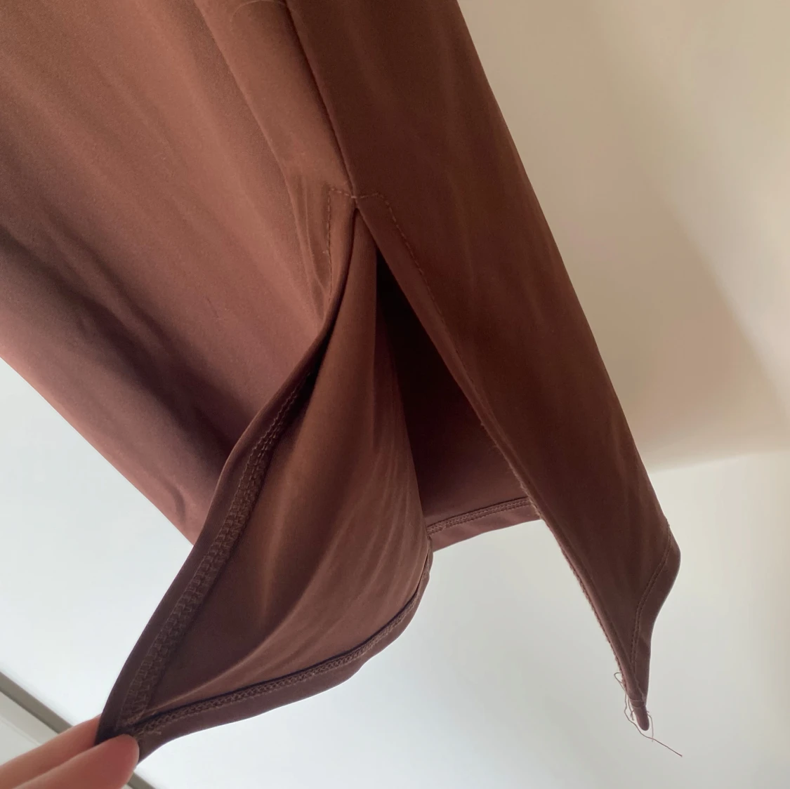 Brun långärmad långklänning NLY Trend - 1