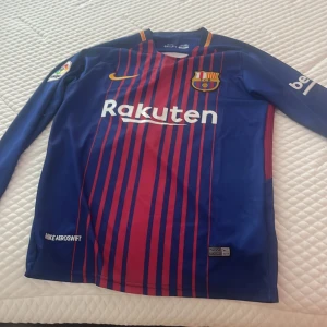 Fc barcelona  - Fc barcelona 2017 tröja väldigt fina färger oxh bra kvalitet 