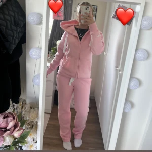Russemerch set - Säljer detta fina mjukiset ifrån Russemerch, knappt använt 💓💓