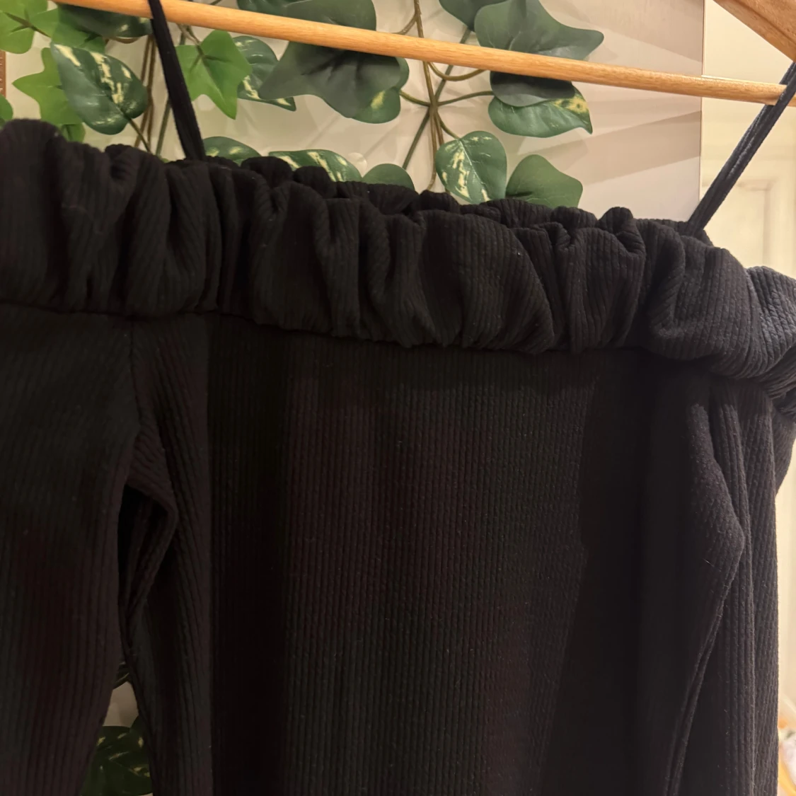 Svart offshoulder långklänning H&M - 1