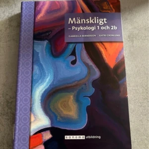 Böcker - En modern och lättläst bok om psykologi, perfekt för dig som vill förstå dig själv och andra bättre. Fylld med överskådliga kapitel, övningar och frågor som gör inlärningen enkel och engagerande. Passar både gymnasiet och vuxenutbildning.