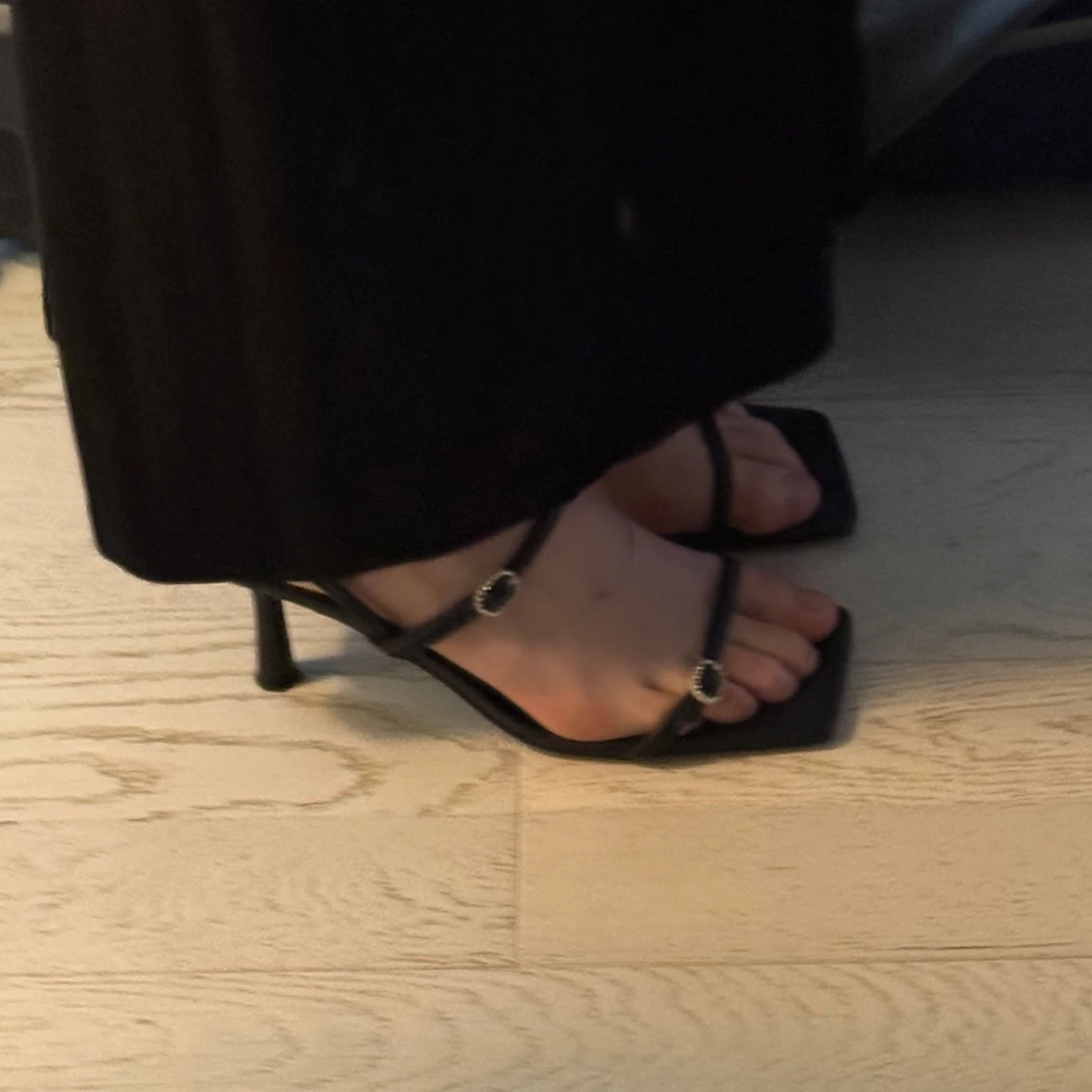 Svarta sandaler med klack från Zara - 1