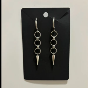 Örhängen - Handgjorda örhängen i rostfritt stål 