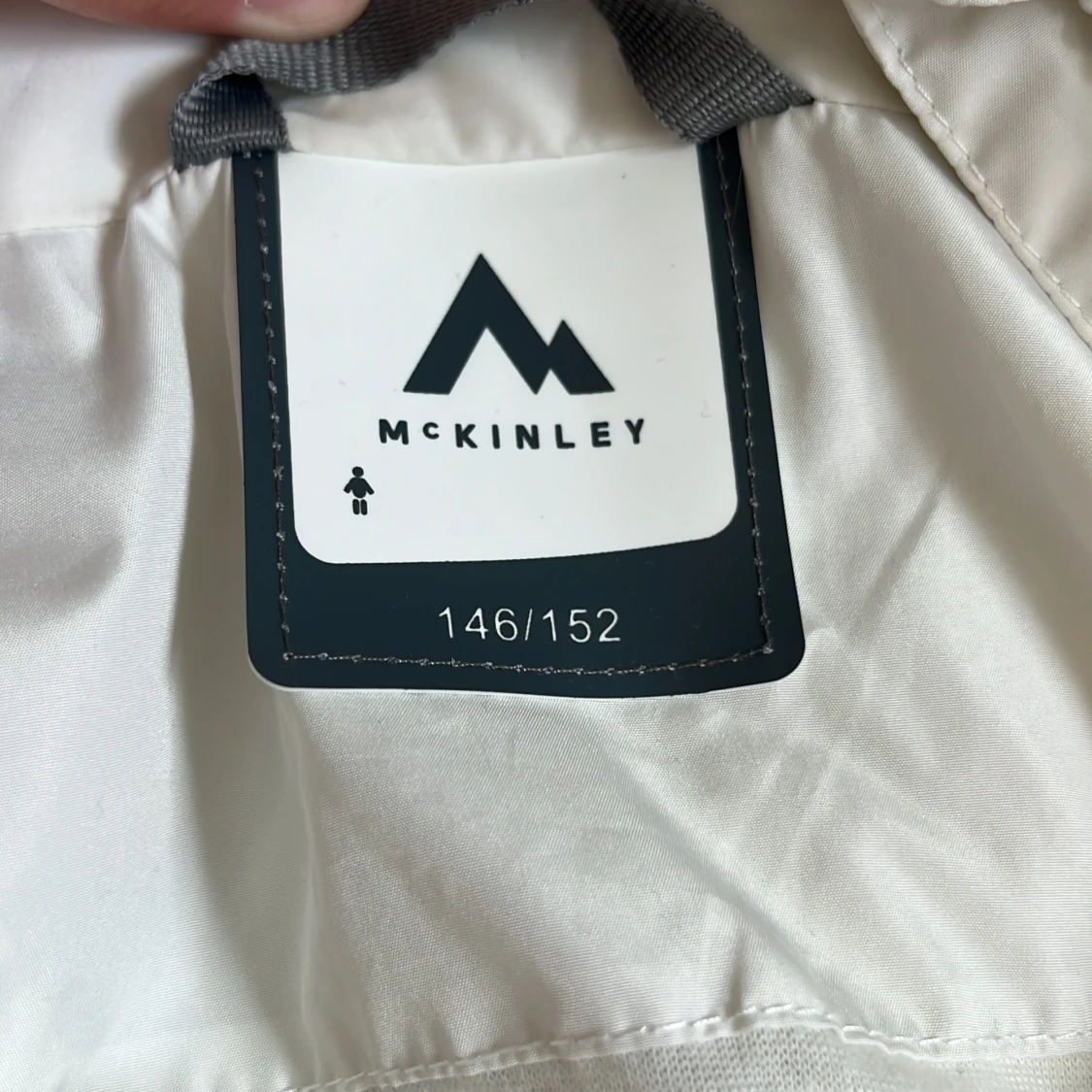 Pastellfärgad vindjacka från McKinley - 2