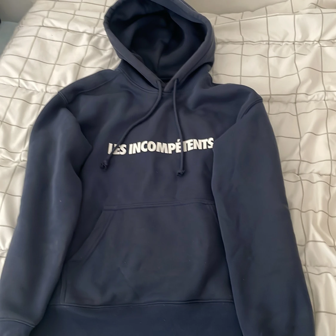 Mörkblå hoodie H&M Les Incompétents