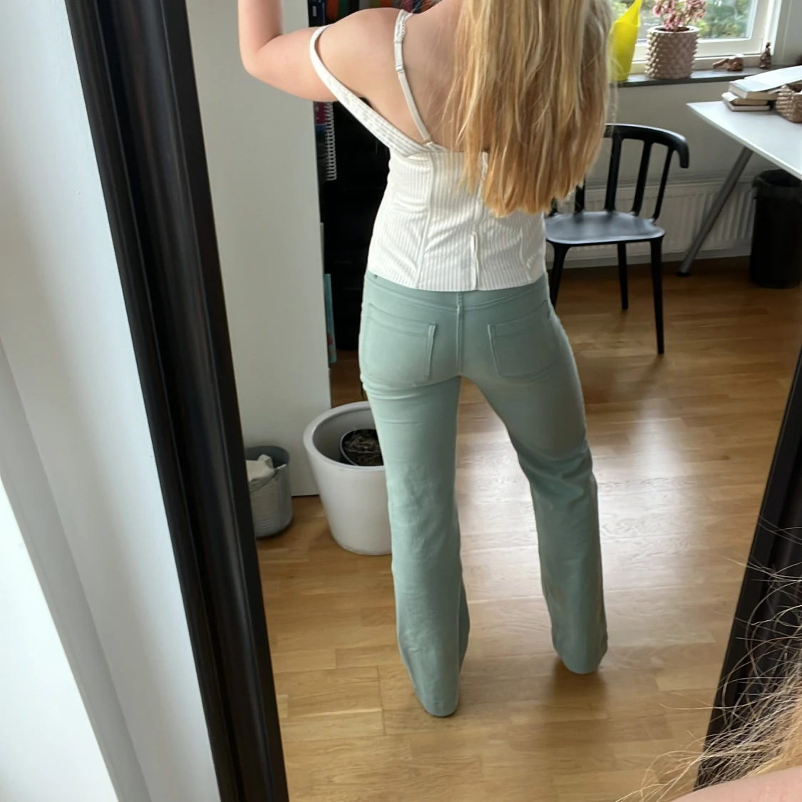 Mintgröna raka byxor med fickor - 2