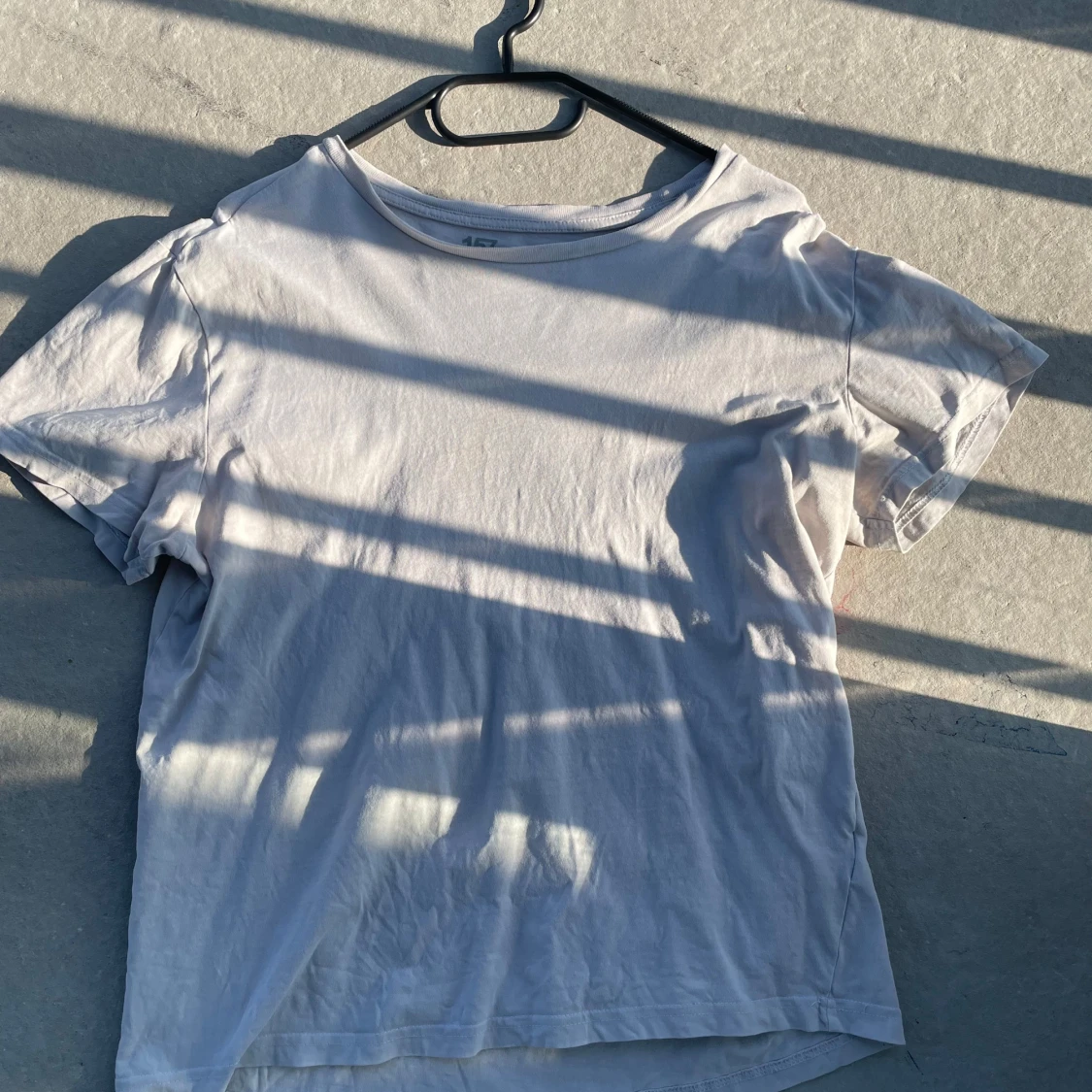 Vit/beige basic t-shirt från Lager 157