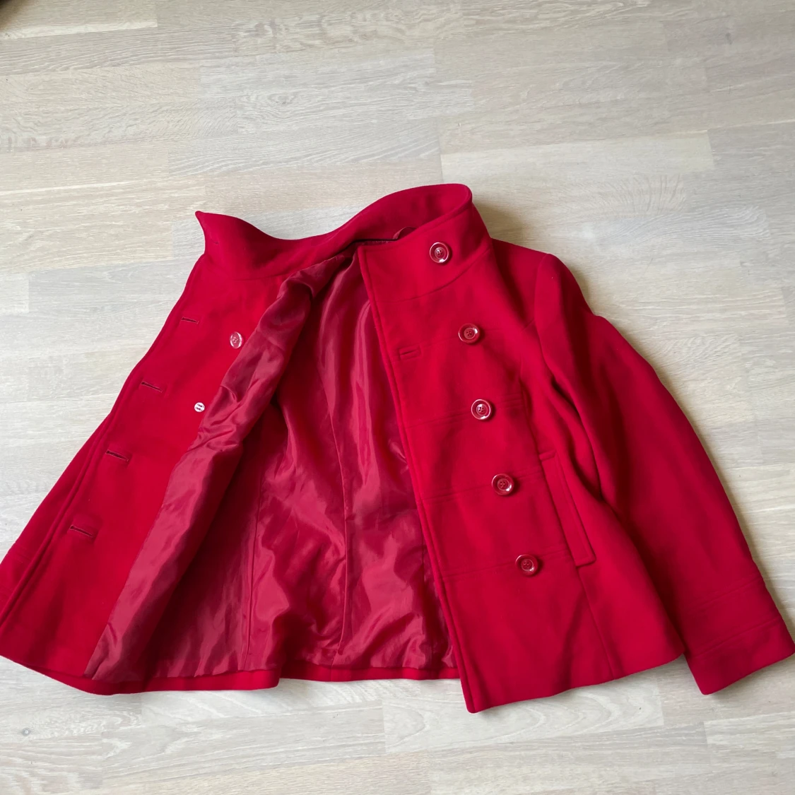 Röd skepparkavaj från Marks & Spencer - 4