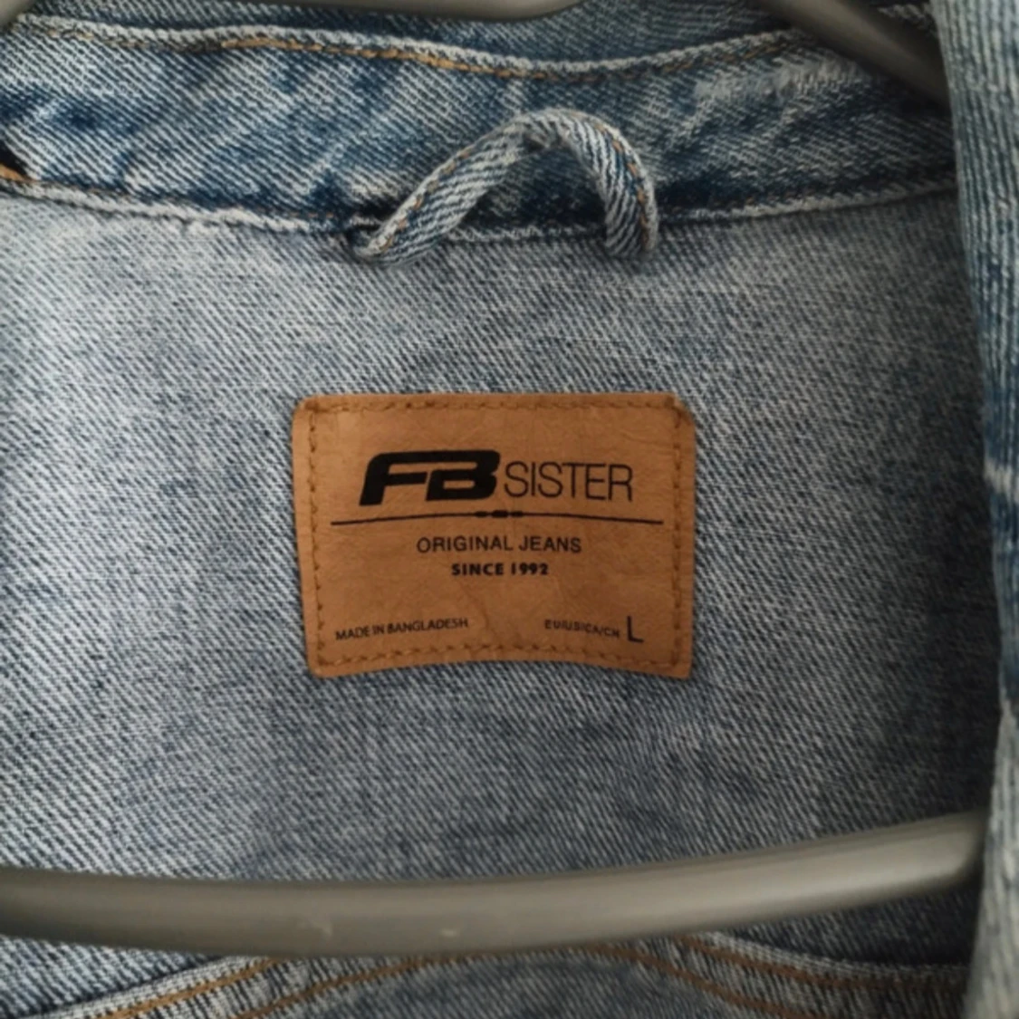 Ljusblå jeansjacka från FB Sister - 1