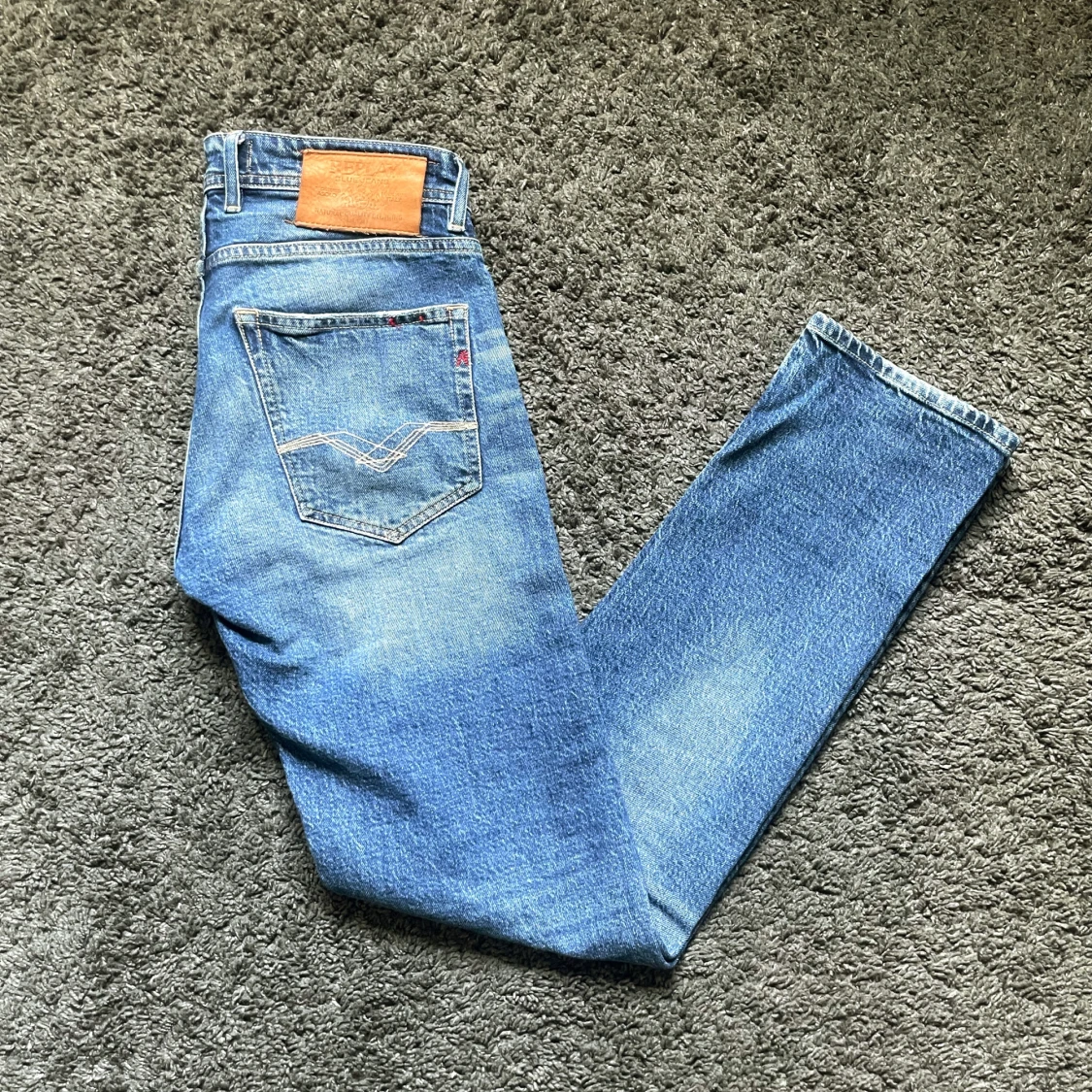 Blåa jeans från replay - 2