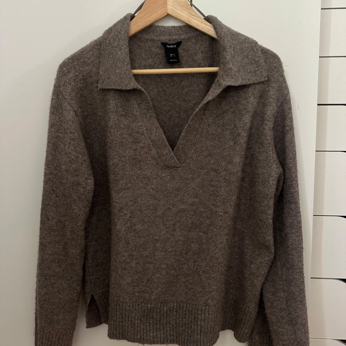 Brun stickad tröja