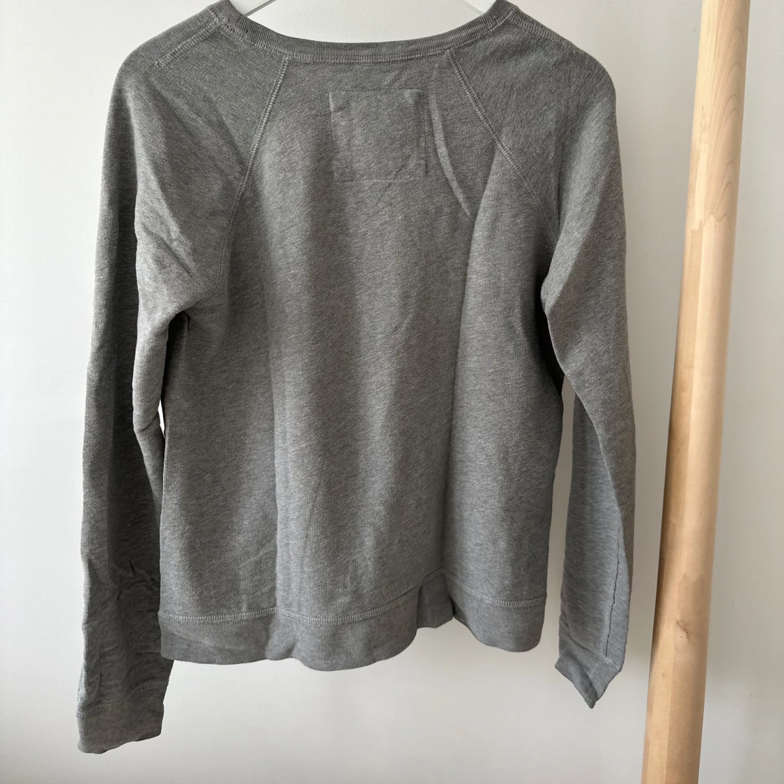 Grå sweatshirt med pärlor Abercrombie - 1