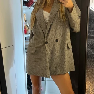 Grå oversized kavaj - Älskar denna så mycket men använder inte grått! 