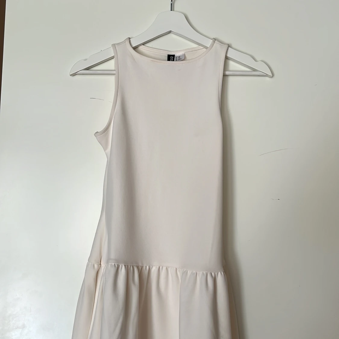 Vit ärmlös klänning från HM