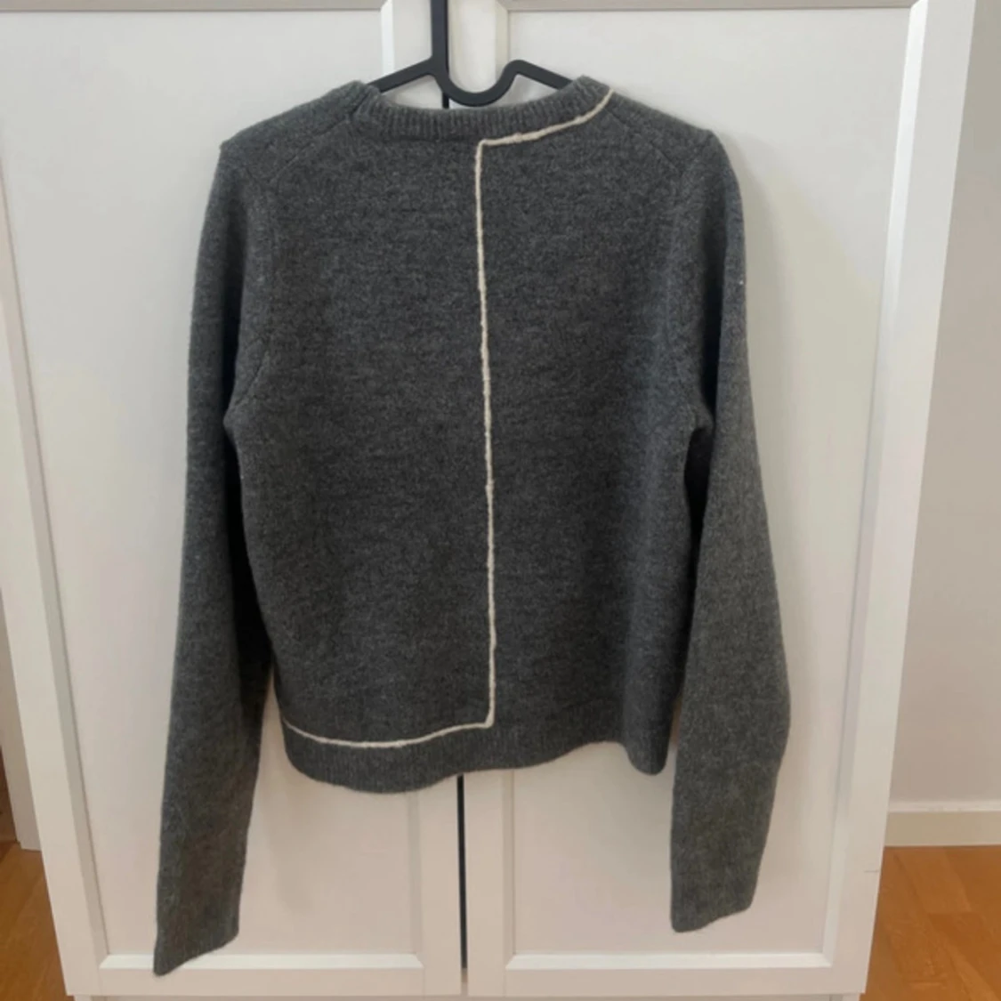 Grå stickad tröja från Zara - 2