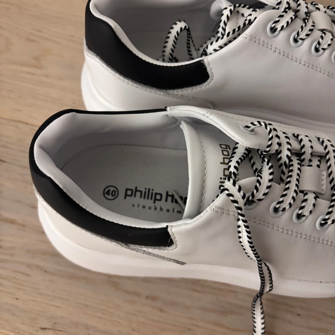 Vita sneakers från Philip Hog - 2