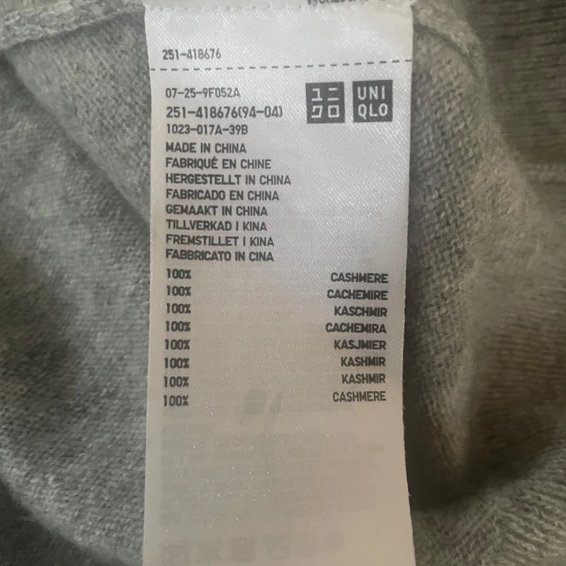 Grå kashmirtröja från Uniqlo - 2