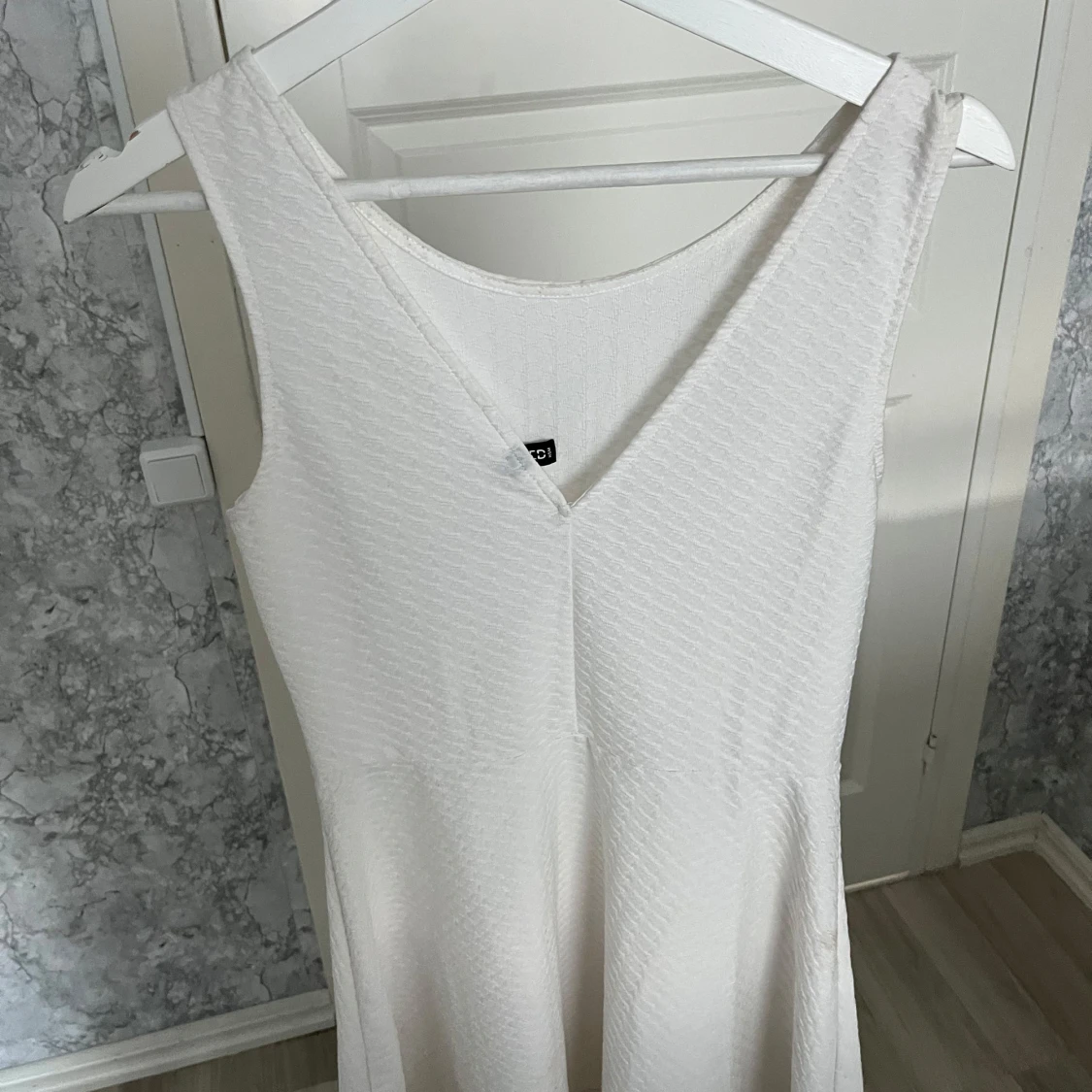 Vit klänning från Divided - 1