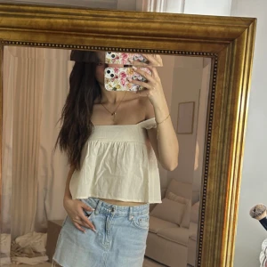 Topp - Så gullig topp! Strl s men liten i strl så skulle snarare säga att det är en xs. Köpt i Turkiet.