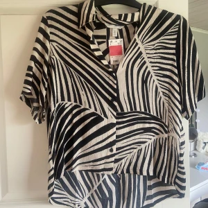 Blus - Aldrig använd, bara att skriva vid frågor😇