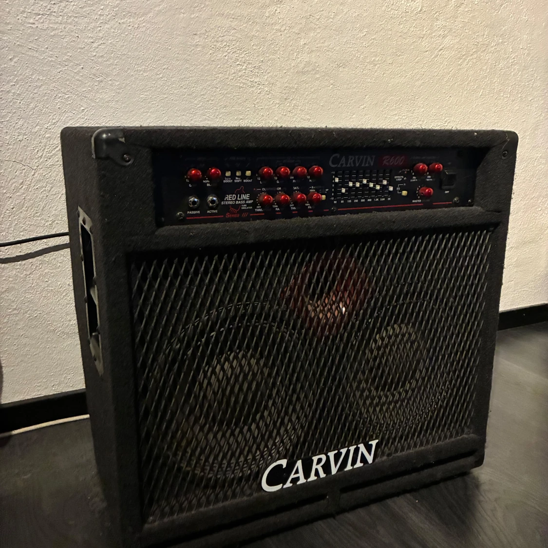 Basförstärkare Carvin R600